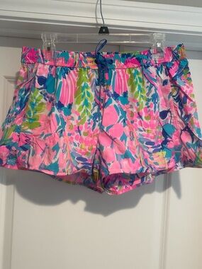 EUC Lilly Pulitzer Gumbo Limbo Shorts, L